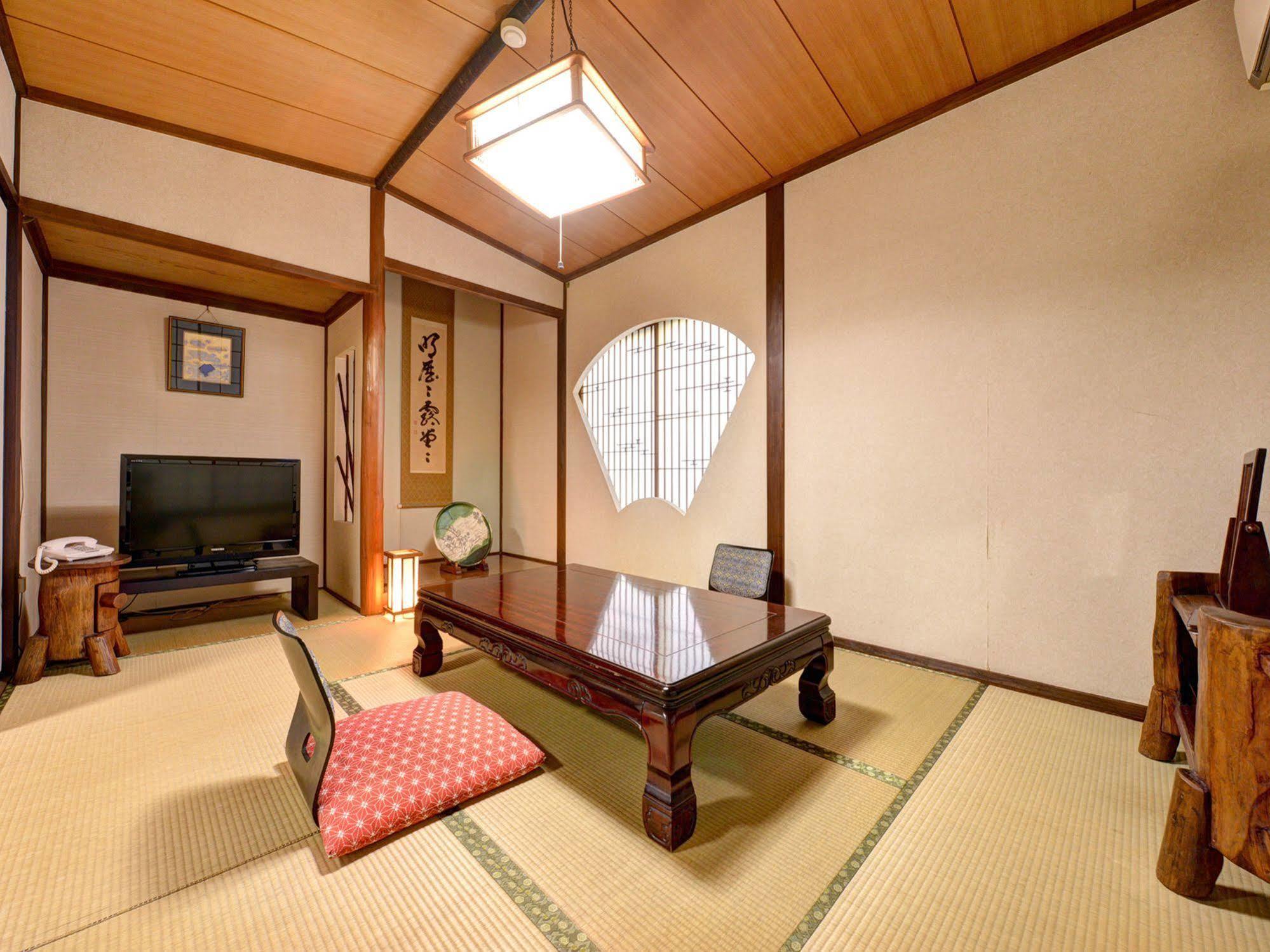 Отель Yunokawa Onsen Shouen Sinzi Экстерьер фото