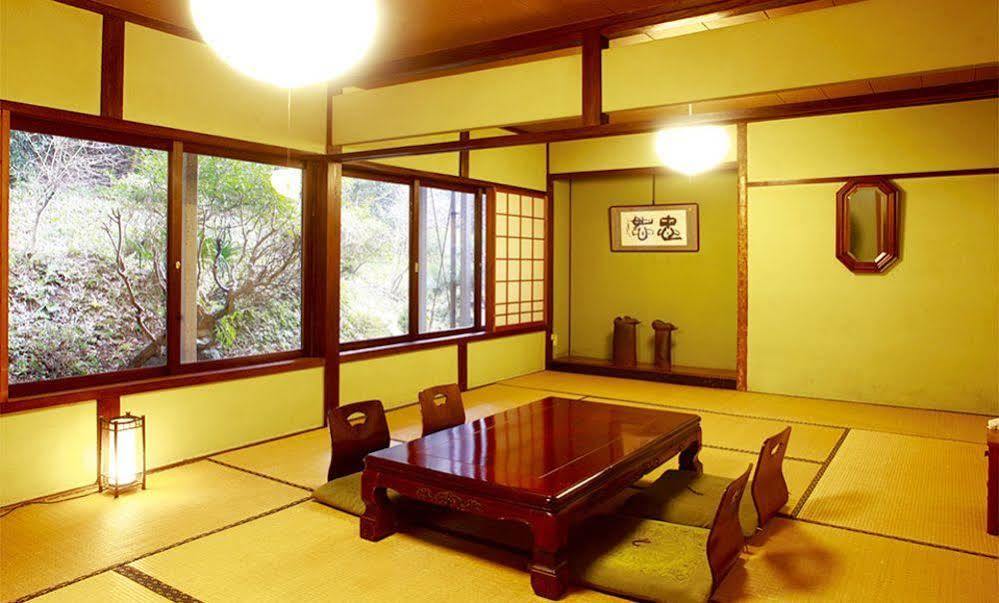 Отель Yunokawa Onsen Shouen Sinzi Экстерьер фото